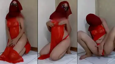 Rahmatina Hijab Cantik Pamer Tubuh Hot Live 2026