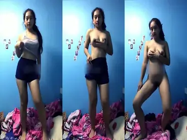 Bocil ABG Cantik Main Jari Sambil Pamer Toge poster